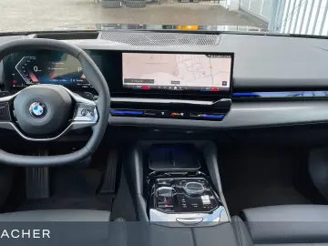 BMW 520i Lim adLED DrAss Park  Komfortzug. 18 LM