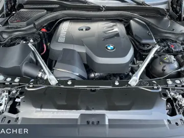 BMW 520i Lim adLED DrAss Park  Komfortzug. 18 LM