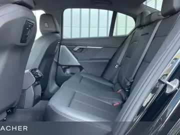 BMW 520i Lim adLED DrAss Park  Komfortzug. 18 LM