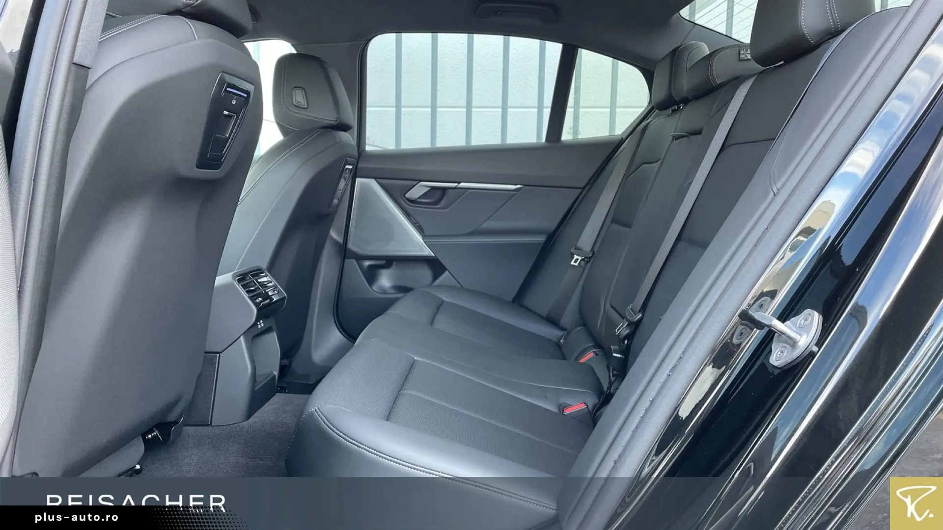 BMW 520i Lim adLED DrAss Park  Komfortzug. 18 LM