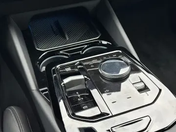 BMW 520d LCProf HUD H K DAB PA  Sitzbelüft Leas 399