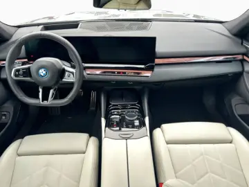 BMW 550e xDr Lim M SPORT PRO AdLED Pano B&W DAPro