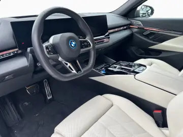 BMW 550e xDr Lim M SPORT PRO AdLED Pano B&W DAPro