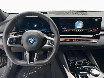 BMW 550e xDr Lim M SPORT PRO AdLED Pano B&W DAPro