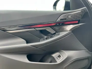 BMW 550e xDrive  M-Sport-Pro 360  ACC IAL PANO HUP