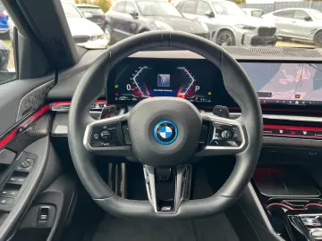 BMW 550e xDrive  M-Sport-Pro 360  ACC IAL PANO HUP