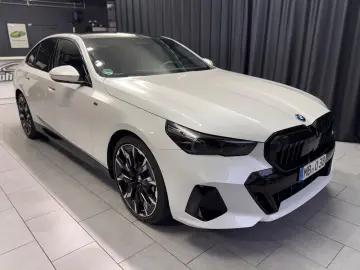 BMW 550e Lim. xDrive M SPORT CARBON PANO 21 ZOLL