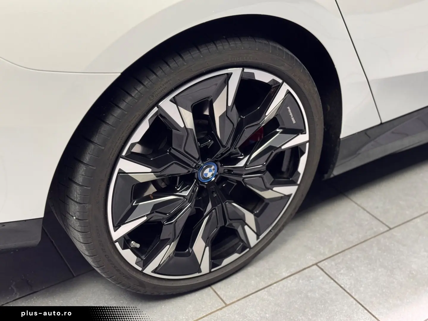 BMW 550e Lim. xDrive M SPORT CARBON PANO 21 ZOLL