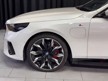 BMW 550e Lim. xDrive M SPORT CARBON PANO 21 ZOLL