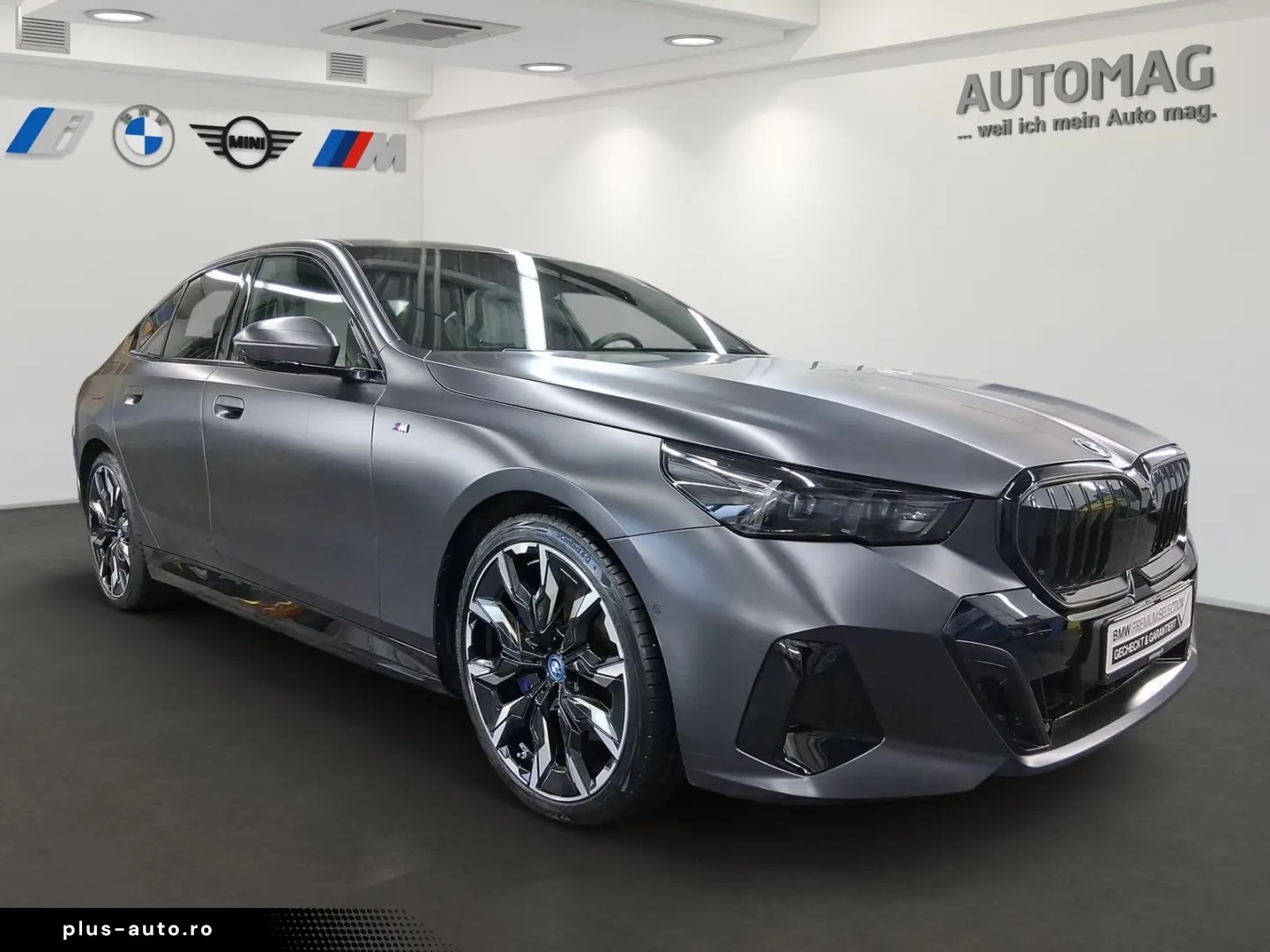 BMW 550e xDrive Limousine FrozenDeep DrivAssProf Par