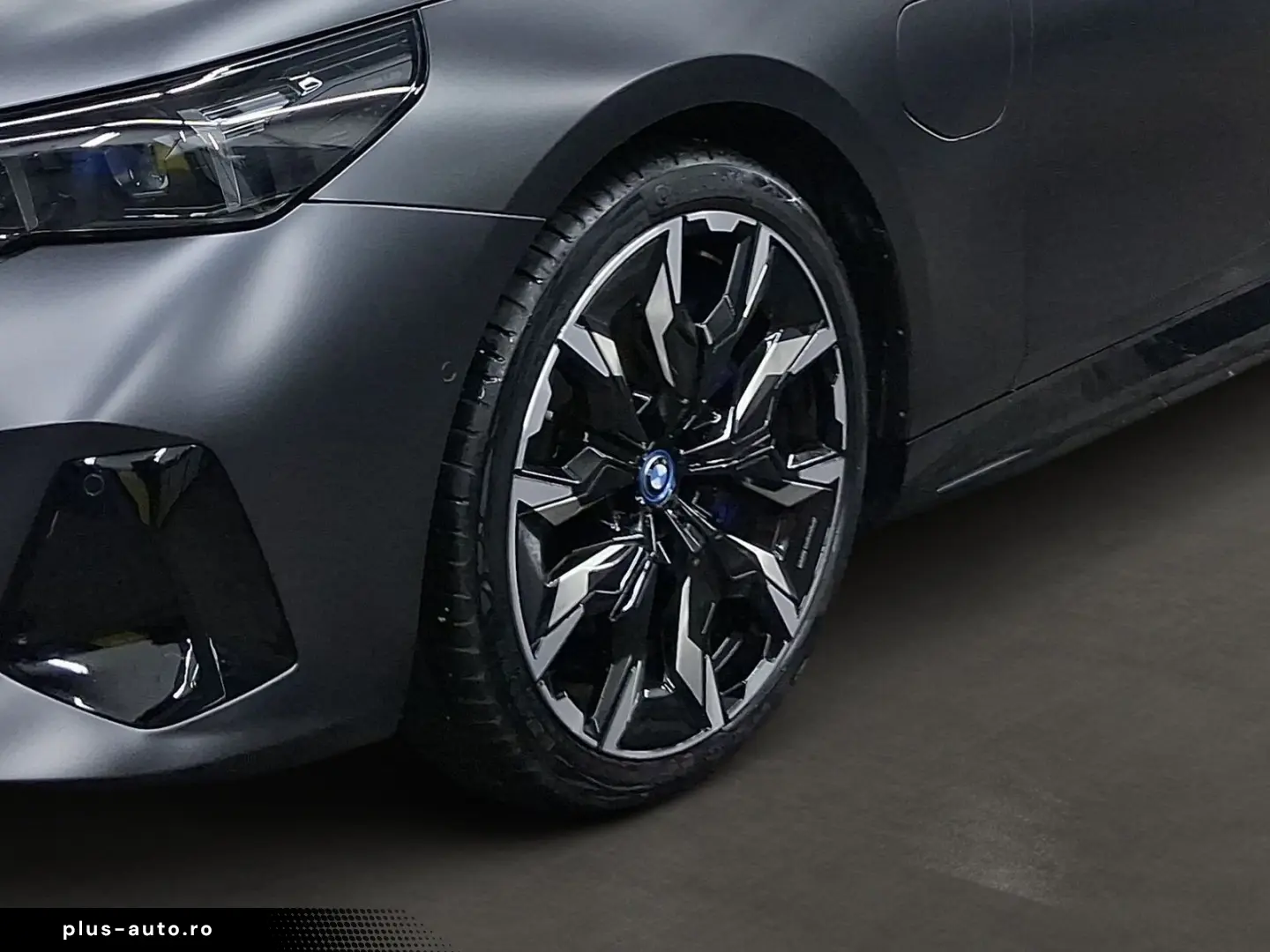 BMW 550e xDrive Limousine FrozenDeep DrivAssProf Par