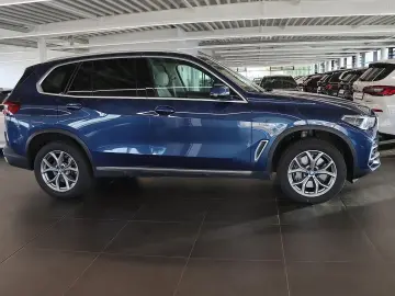 BMW X5 xDrive45e xLine AHK