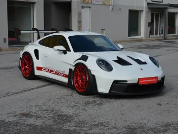 PORSCHE 911 GT3 RS