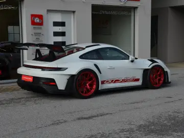 PORSCHE 911 GT3 RS