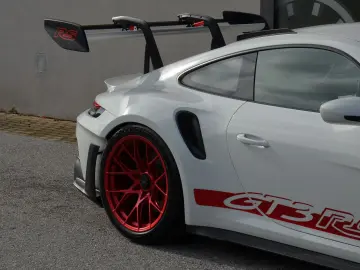 PORSCHE 911 GT3 RS