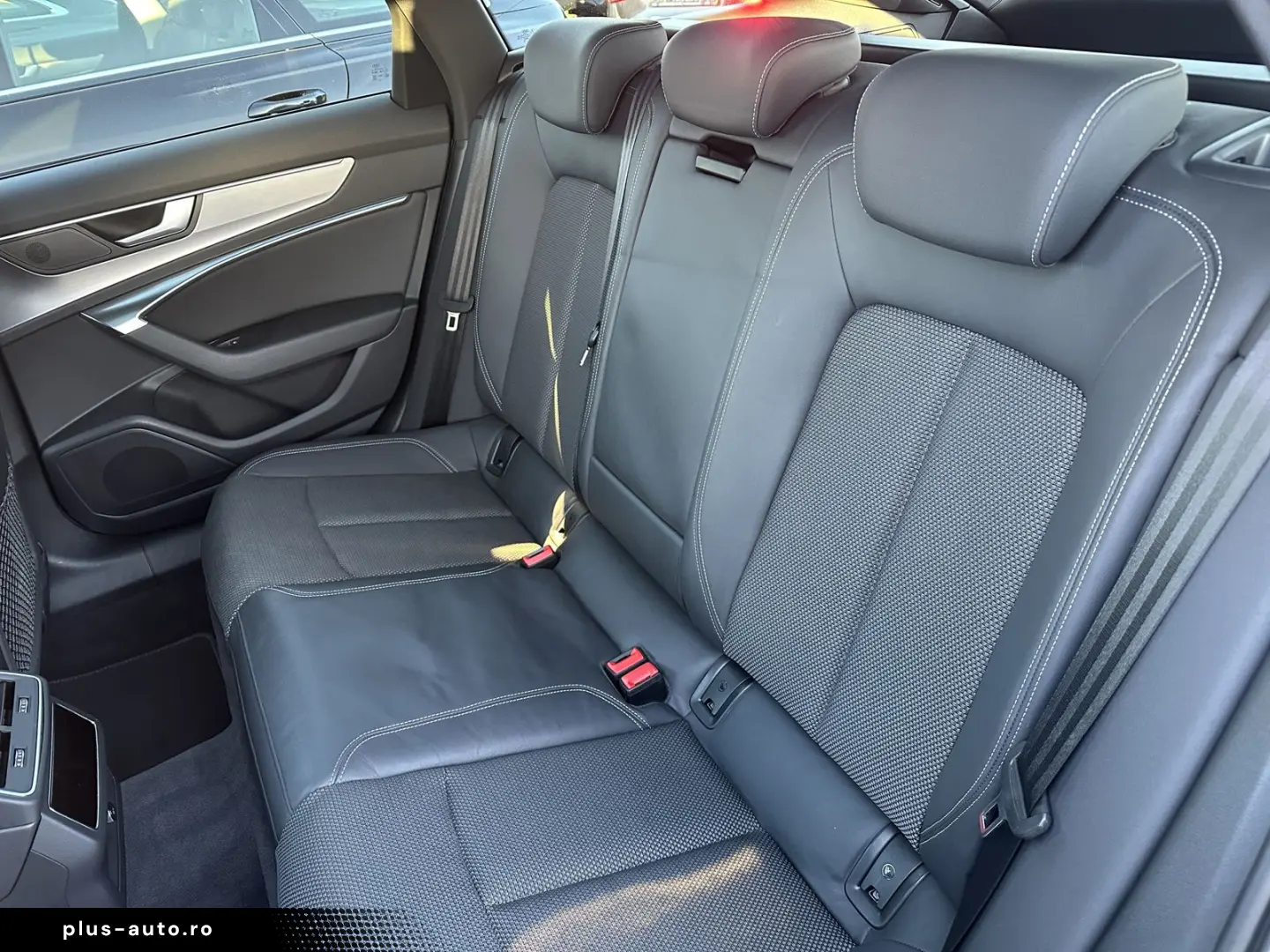 AUDI A6 Avant 40 TDI S-Line Black NAV LED AHK PANORAM