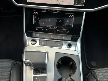 AUDI A6 Avant 40 TDI S-Line Black NAV LED AHK PANORAM