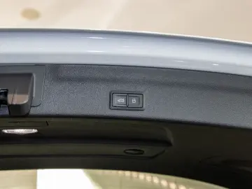 AUDI A6 Avant S line 40 TDI quattro  S tronic AHK HUD