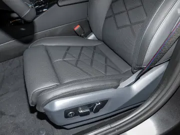 BMW 550 e xDrive M Sport Pro 21