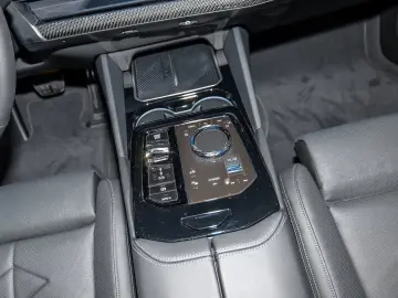 BMW 550 e xDrive M Sport Pro 21