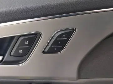 AUDI Q7 55 e qua Matrix 20 Luftfed AHK Virtual Optikp