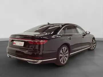 AUDI A8 60 TFSIe Q LANG MATRIX PANO TV STDHZG
