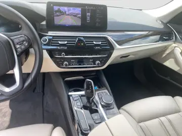 BMW 540d xDrive SoftClose