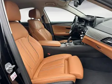 BMW 530e xDrive Massage Hud Laser AmbientL