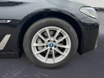 BMW 530e xDrive Massage Hud Laser AmbientL