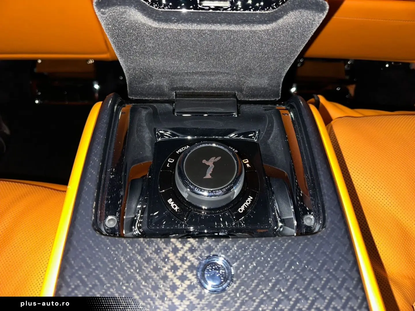 ROLLS ROYCE CULLINAN BLACK BADGE MANSORY