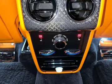 ROLLS ROYCE CULLINAN BLACK BADGE MANSORY