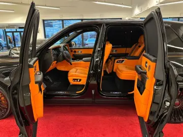 ROLLS ROYCE CULLINAN BLACK BADGE MANSORY