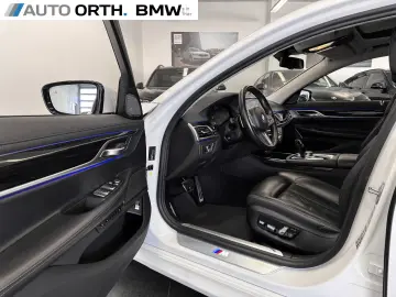 BMW 730d xDrive M-SPORT