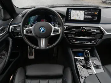 BMW 545e xDrive A