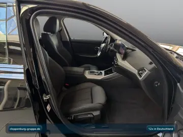 BMW 330e xDrive Limousine