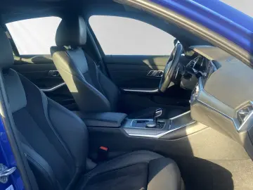 BMW 330e xDrive M Sport