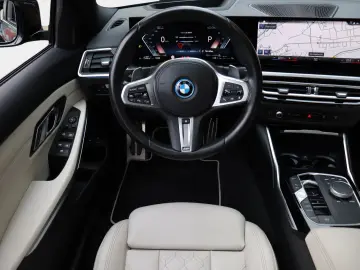 BMW 330e xDrive Limousine M Sport