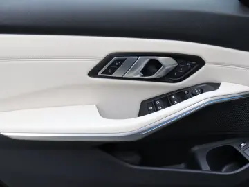 BMW 330e xDrive Limousine M Sport