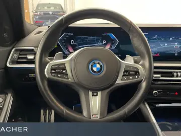 BMW 330e A xDrive Lim M-Sport