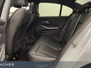 BMW 330e A xDrive Lim M-Sport