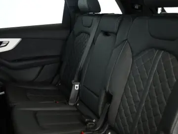 AUDI Q7 50 TDI FL S line Sport 7S Matrix Pano B&O AHK
