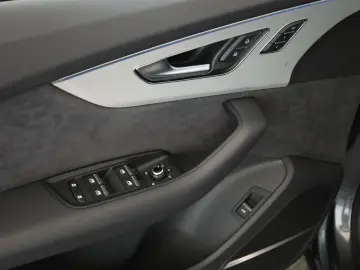 AUDI Q7 50 TDI FL S line Sport 7S Matrix Pano B&O AHK