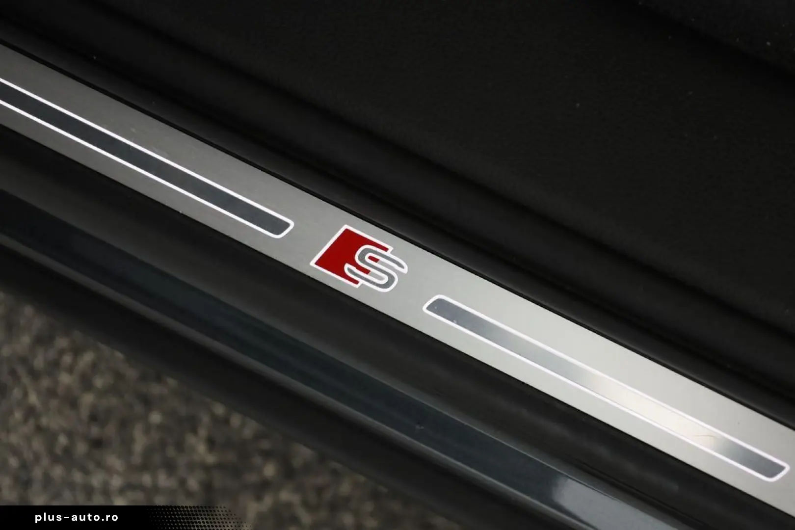 AUDI Q7 50 TDI FL S line Sport 7S Matrix Pano B&O AHK