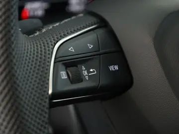 AUDI Q7 50 TDI FL S line Sport 7S Matrix Pano B&O AHK