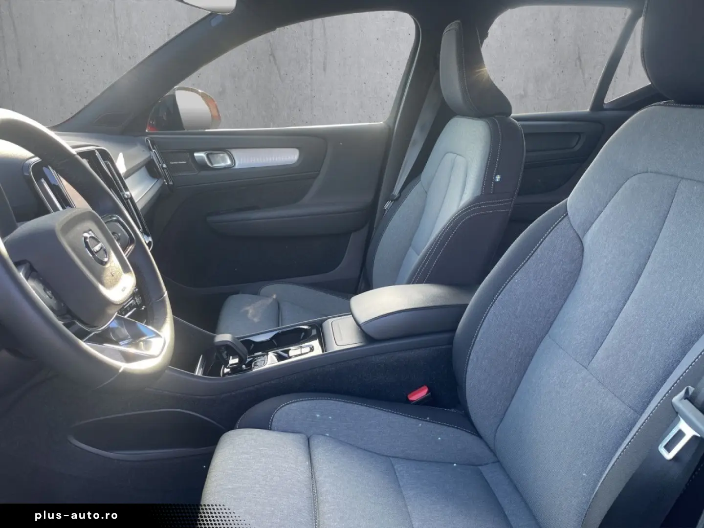 VOLVO XC 40 B4 AWD Plus Dark