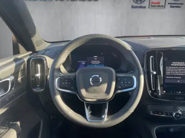 VOLVO XC 40 B4 AWD Plus Dark