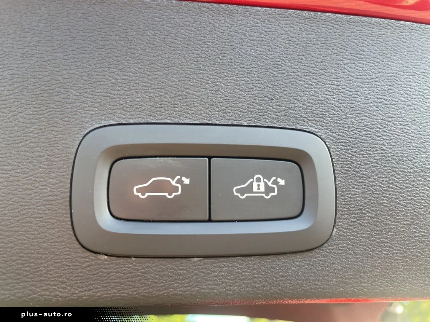 VOLVO XC 40 B4 AWD Plus Dark