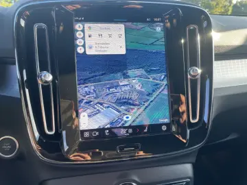 VOLVO XC 40 B4 AWD Plus Dark