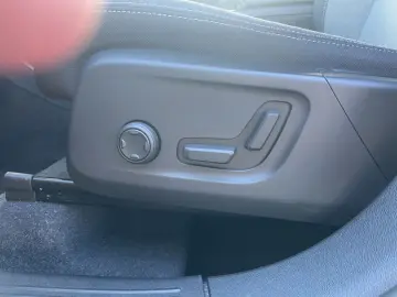 VOLVO XC 40 B4 AWD Plus Dark