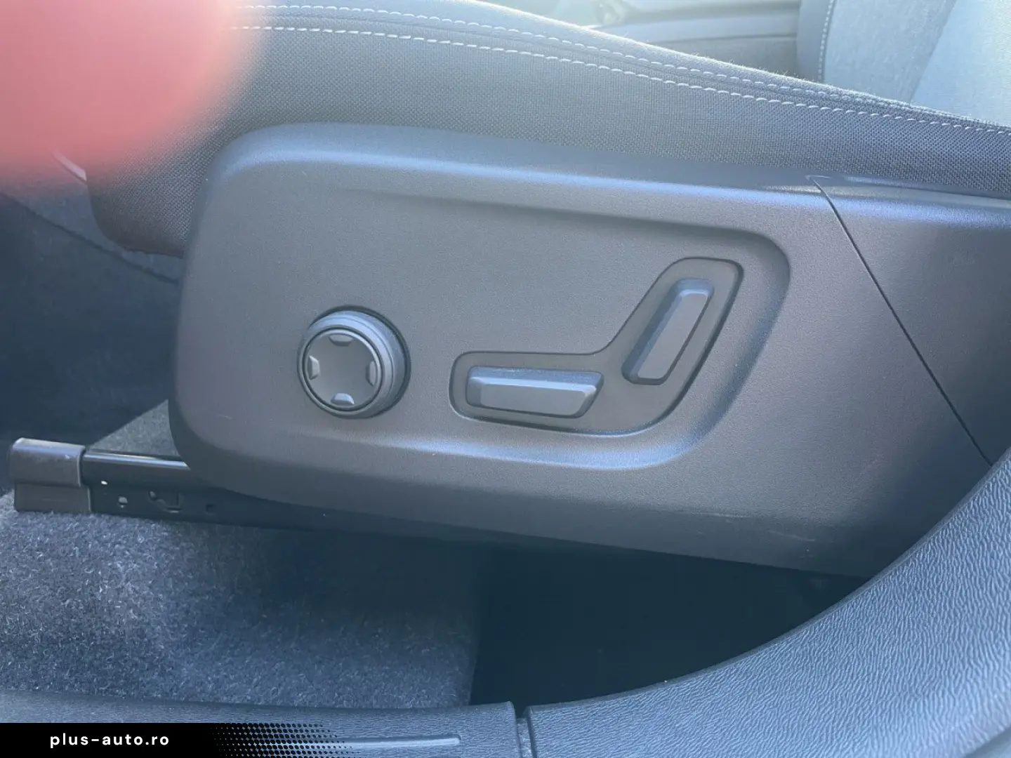 VOLVO XC 40 B4 AWD Plus Dark